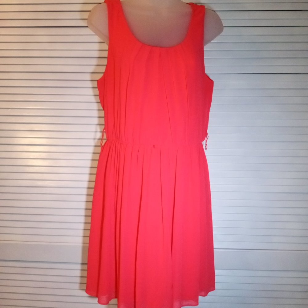 by & by Sleeveless Short Coral Dress with Sheer Overlay Size Large